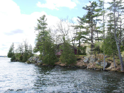 Charleston Lake Bayview Cottages