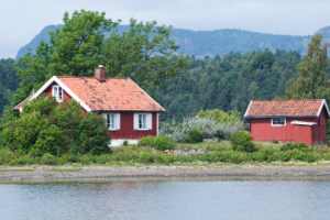 Small Cottage by The Lake